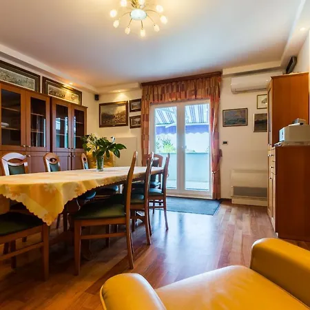 Peter Spalldi Puntamika Exclusive W. Garage Apartment