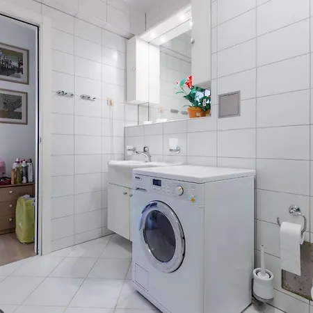 Peter Spalldi Puntamika Exclusive W. Garage Apartment *